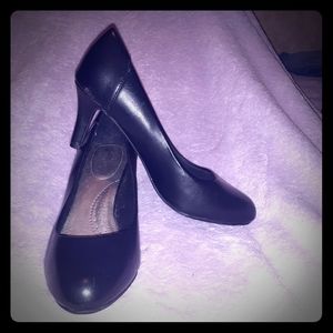 Womans high heels NWOT!!!!